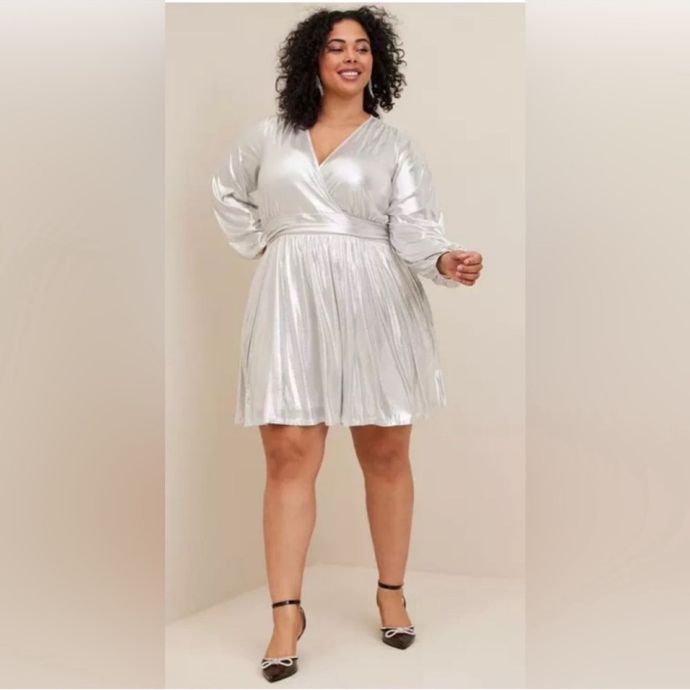 Torrid Silver Dress 👗 - Picture 4 of 9